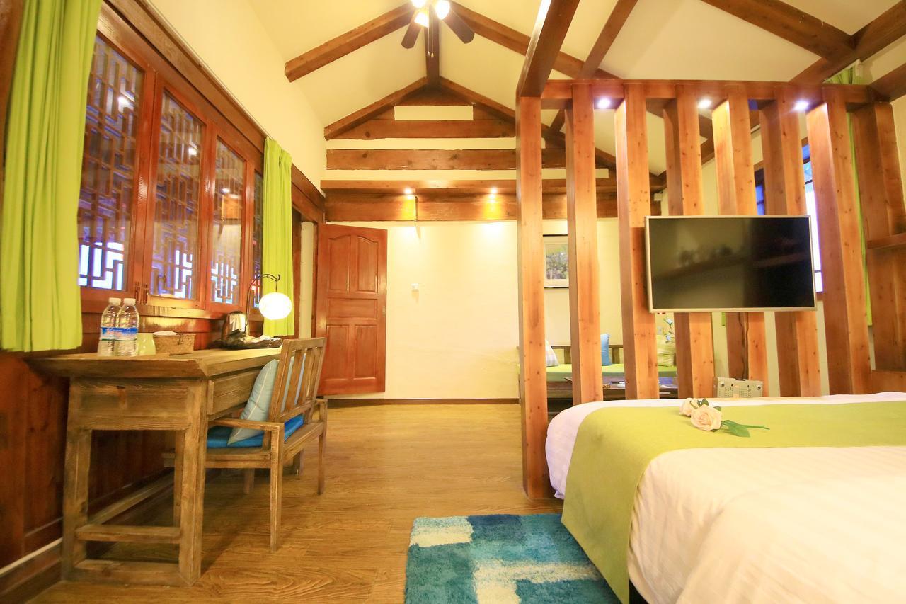 Peter Goullart Boutique Inn Lijiang  Exterior photo